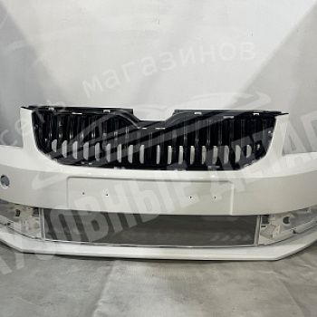 Бампер передний Skoda Octavia A7 (14-17) B4B4 Candy White Белый